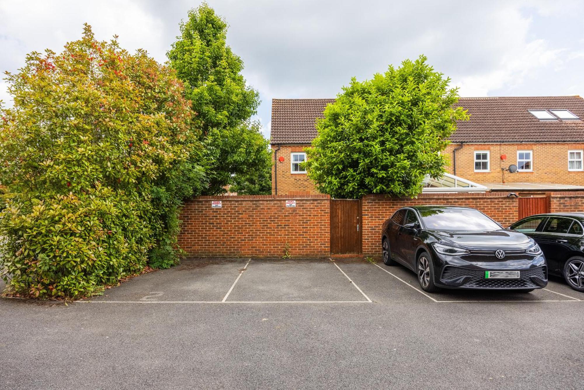 Villa 2 Tracy Avenue Slough Esterno foto