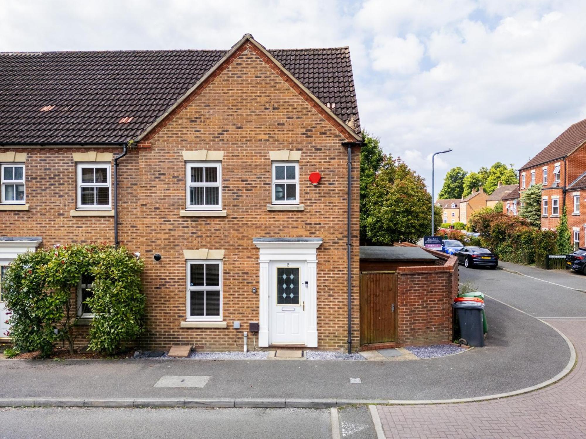 Villa 2 Tracy Avenue Slough Esterno foto